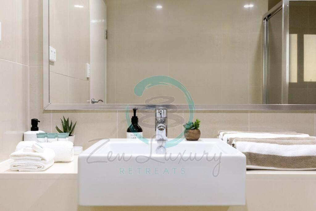 Zen Ocean Charm 3Br Luxury W/Front Apt Pool + Bbq Darwin Extérieur photo